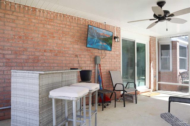 1105 Freeboard Blvd, Pensacola, FL 32507