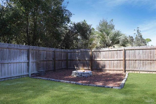 1105 Freeboard Blvd, Pensacola, FL 32507