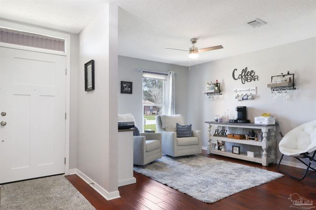 1105 Freeboard Blvd, Pensacola, FL 32507