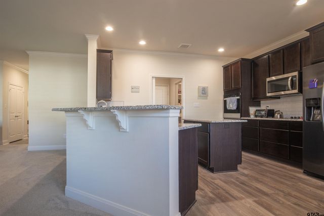 6030 Hamilton Meadows Way, Tyler, TX 75703