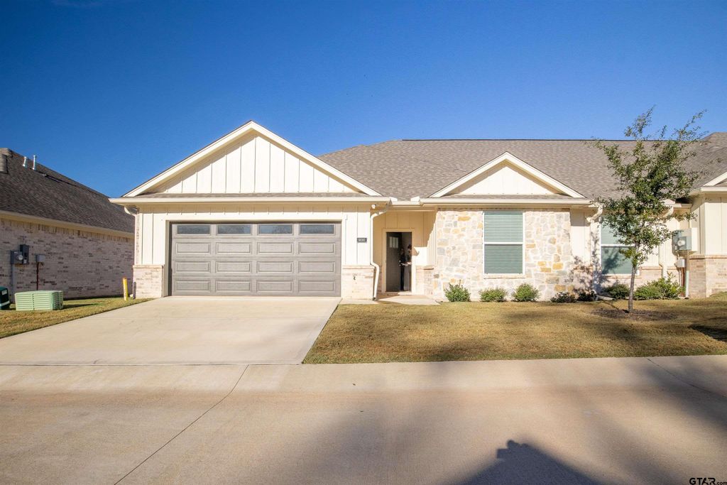 6030 Hamilton Meadows Way, Tyler, TX 75703