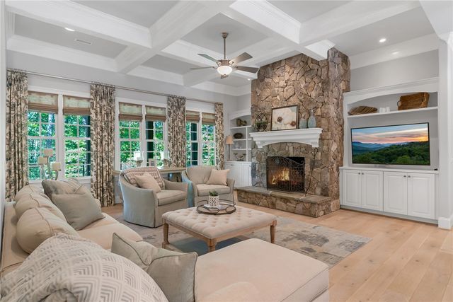 206 Jocassee Point Road, Salem, SC 29676