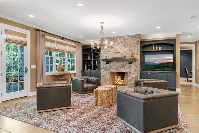 206 Jocassee Point Road, Salem, SC 29676