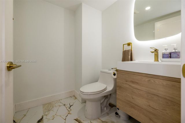 400 N Surf 1002 1002, Hollywood, FL 33019