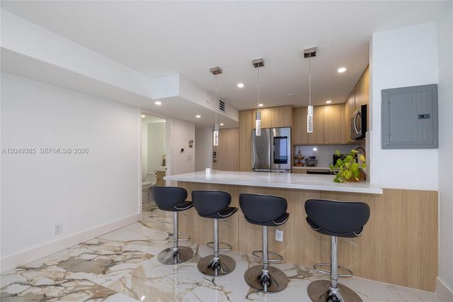400 N Surf 1002 1002, Hollywood, FL 33019