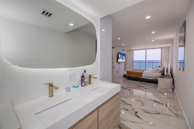 400 N Surf 1002 1002, Hollywood, FL 33019