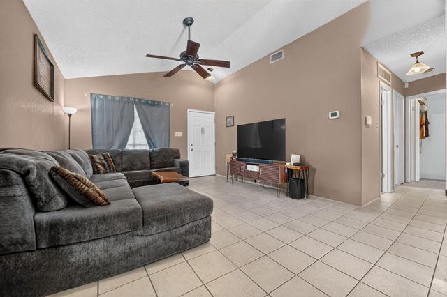 1015 E Yager LN 196, Austin, TX 78753