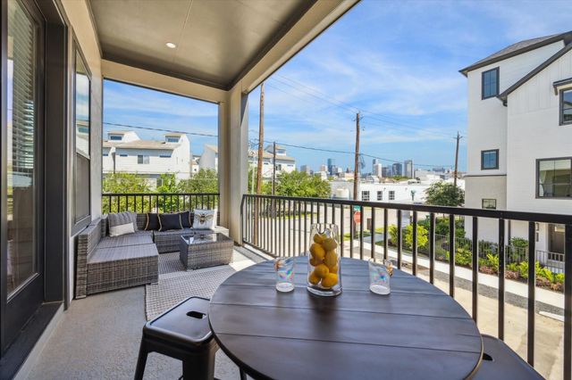 2216 Dennis Street, Houston, TX 77004