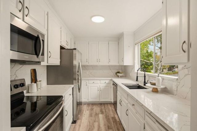 600 Pennsylvania Avenue 1, Los Gatos, CA 95030