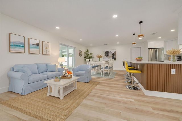 1673 CAMBRIDGE DRIVE, Clearwater, FL 33756