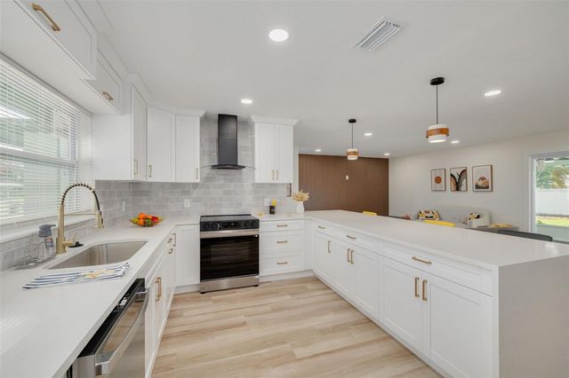 1673 CAMBRIDGE DRIVE, Clearwater, FL 33756