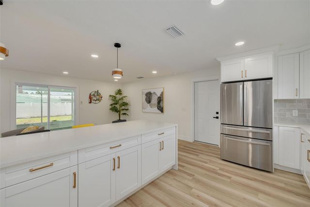 1673 CAMBRIDGE DRIVE, Clearwater, FL 33756