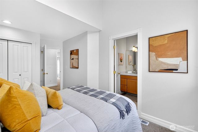 402 Aloha Street, Seattle, WA 98109