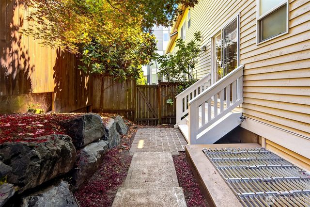 402 Aloha Street, Seattle, WA 98109