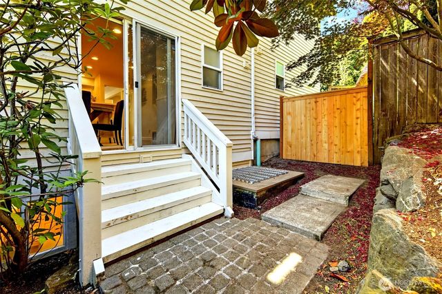 402 Aloha Street, Seattle, WA 98109