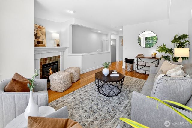 402 Aloha Street, Seattle, WA 98109
