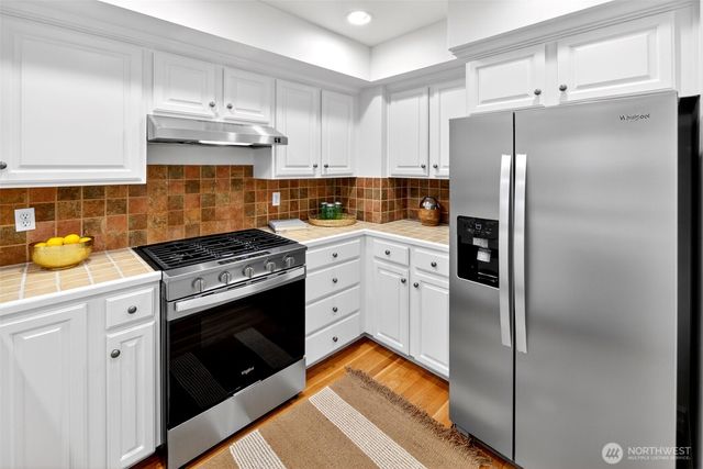 402 Aloha Street, Seattle, WA 98109