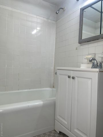 89-15 Parsons Blvd 6D, Jamaica, NY 11432