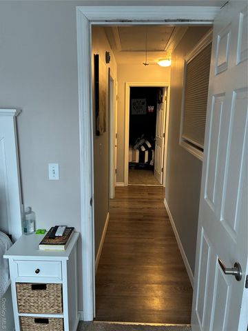 34 Beach Street, West Islip, NY 11795