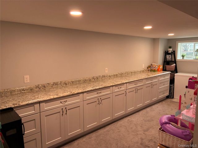 34 Beach Street, West Islip, NY 11795