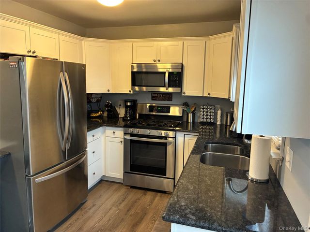 34 Beach Street, West Islip, NY 11795