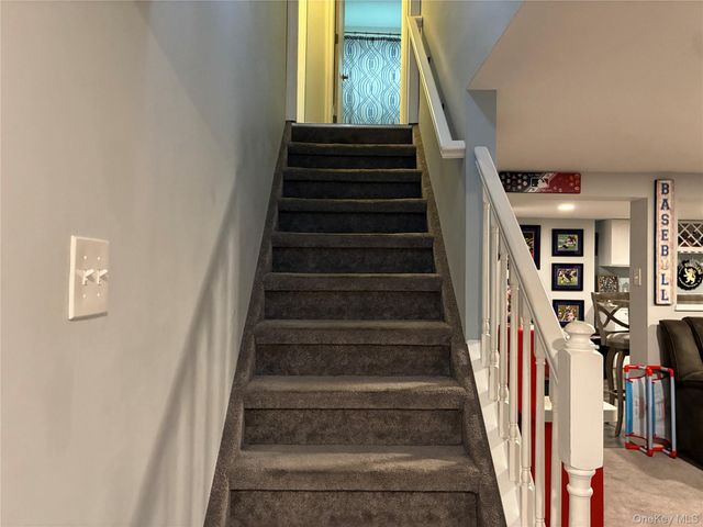 34 Beach Street, West Islip, NY 11795