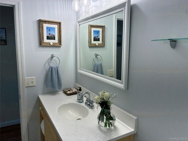 34 Beach Street, West Islip, NY 11795