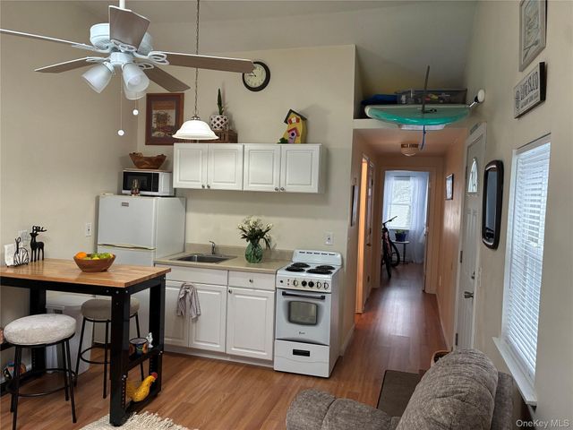 34 Beach Street, West Islip, NY 11795