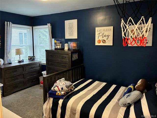 34 Beach Street, West Islip, NY 11795