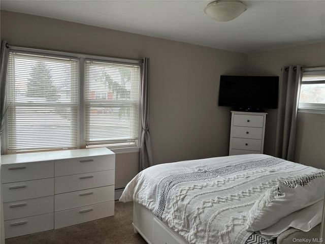 34 Beach Street, West Islip, NY 11795