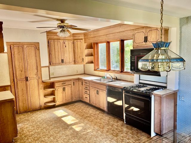 25 Hummock Road, Quincy, MA 02171