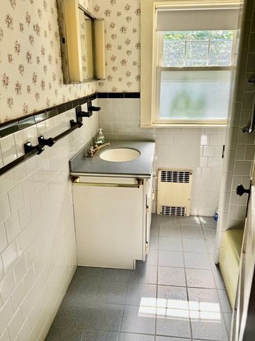 25 Hummock Road, Quincy, MA 02171
