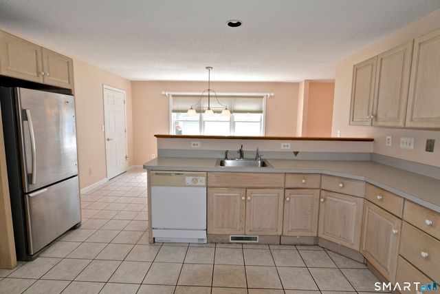 55 Canterbury Road 55, Hamden, CT 06514