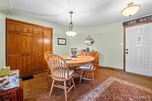 9775 Dogwood Drive, Bartelso, IL 62218