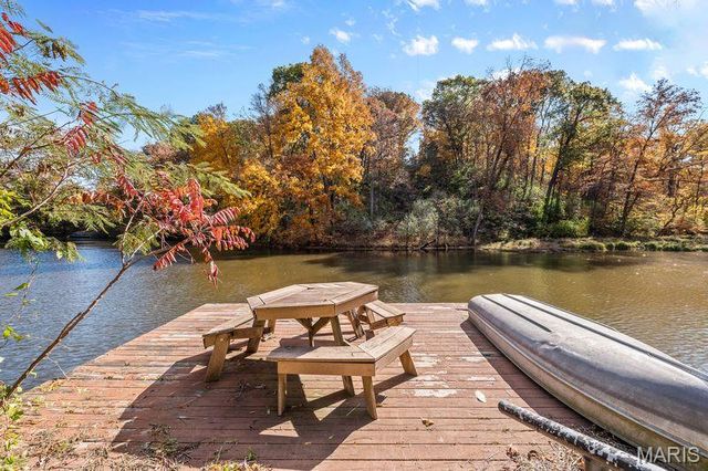 9775 Dogwood Drive, Bartelso, IL 62218