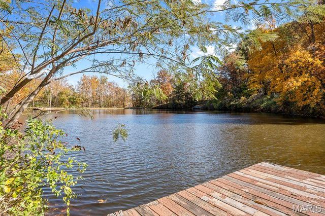 9775 Dogwood Drive, Bartelso, IL 62218