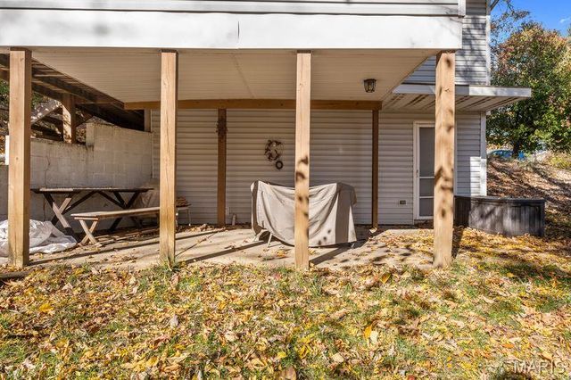 9775 Dogwood Drive, Bartelso, IL 62218