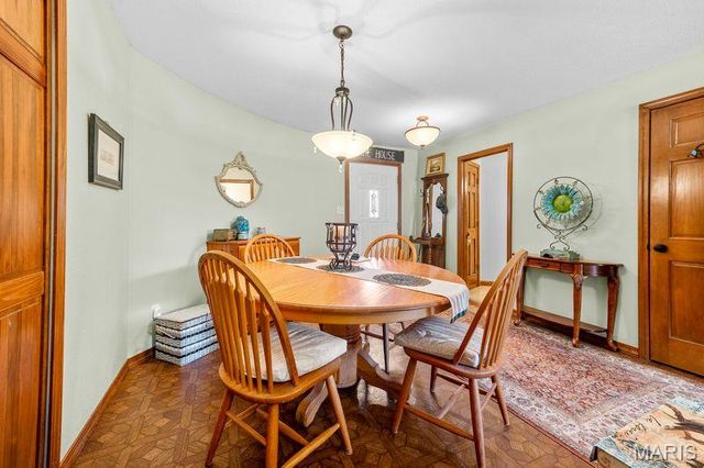 9775 Dogwood Drive, Bartelso, IL 62218