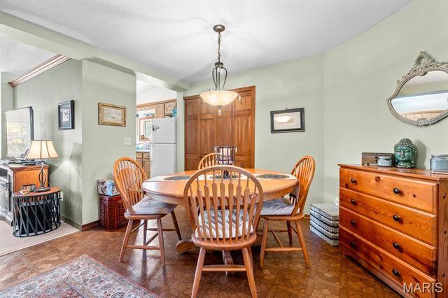 9775 Dogwood Drive, Bartelso, IL 62218