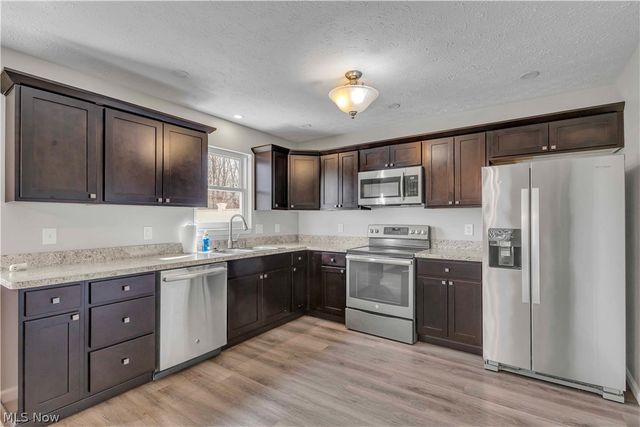 38145 French Creek Road, Avon, OH 44011