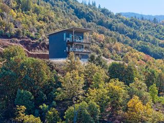 3152 Siskiyou Boulevard, Ashland, OR 97520