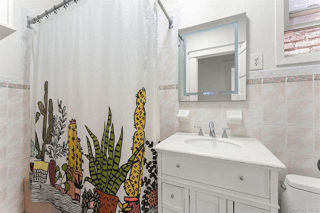 2020 Continental Avenue, Bronx, NY 10461
