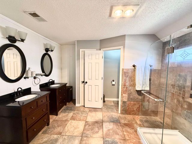 636 SYDNEY BENDER LN, Collierville, TN 38017