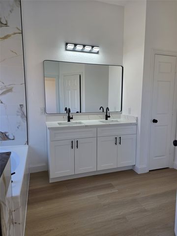 10013 Daly Drive, Fort Worth, TX 76053