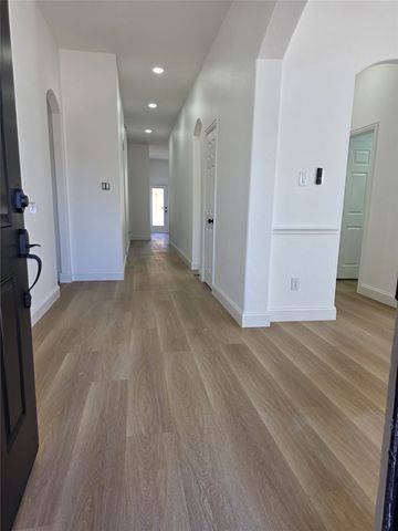 10013 Daly Drive, Fort Worth, TX 76053