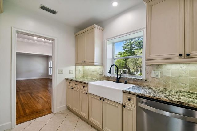 2918 W COACHMAN AVENUE, Tampa, FL 33611