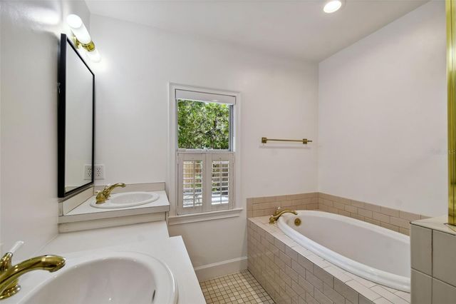 2918 W COACHMAN AVENUE, Tampa, FL 33611