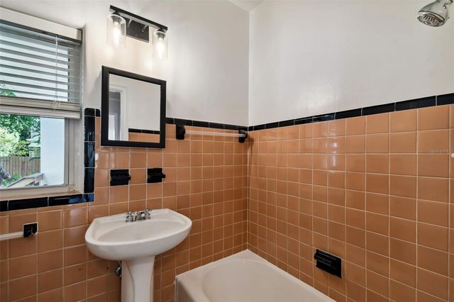 2918 W COACHMAN AVENUE, Tampa, FL 33611