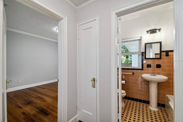 2918 W COACHMAN AVENUE, Tampa, FL 33611