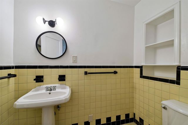 2918 W COACHMAN AVENUE, Tampa, FL 33611